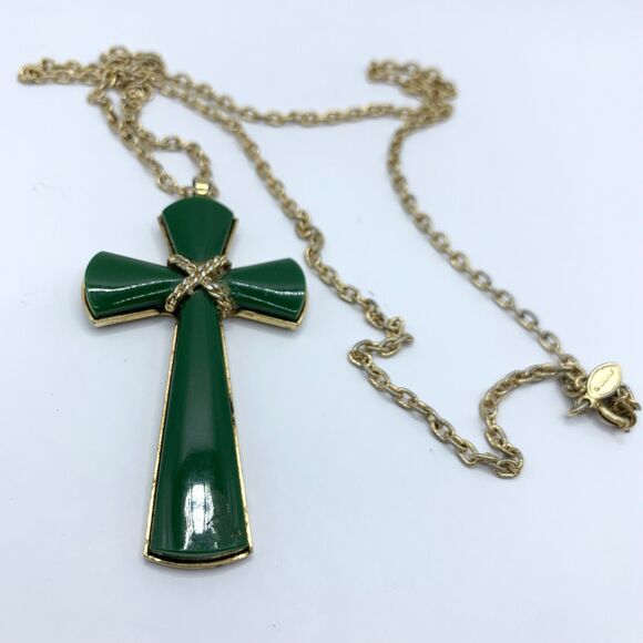 Avon Jewelry - Avon Women Necklace Gold Tone Green Lucite Juliet Cross Pendant Link Chain 13 in